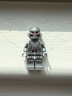 LEGO ultimate Ultron minfig sh176 NO SIGNS OF WEAR