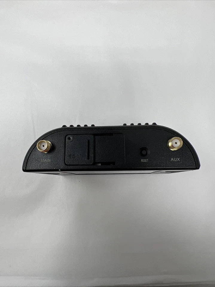 CradlePoint IBR200-10M-VZ 4G LTE Router Bundle Power Adapter 2x Taoglas Antennas - Image 4 of 4