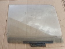 VW PASSAT B1 COUPE LEFT SIDE FRONT DOOR MAIN WINDOW GLASS 823845202