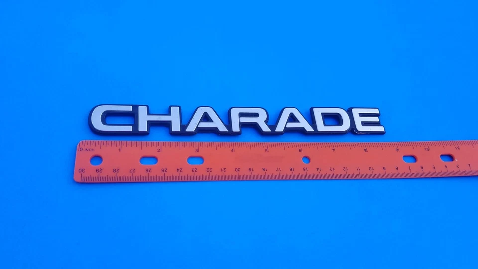 83 84 85 86 87 88 DAIHATSU CHARADE EMBLEMA TRASERO INSIGNIA SÍMBOLO LOGOTIPO SIGNO FABRICANTE DE EQUIPOS ORIGINALES A26 Foto 2 de 3