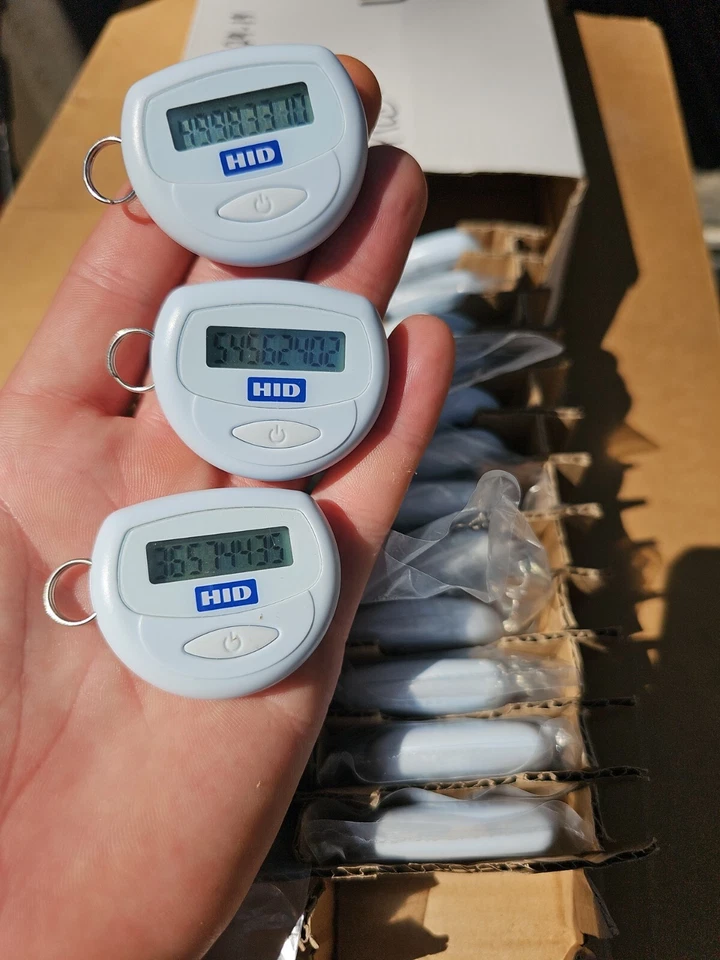 LLAVERO CONTRASEÑA OCULTO "MINI TOKEN" - 24CT Algunos Nuevos Algunos Usados Todos Funcionan Foto 3 de 3