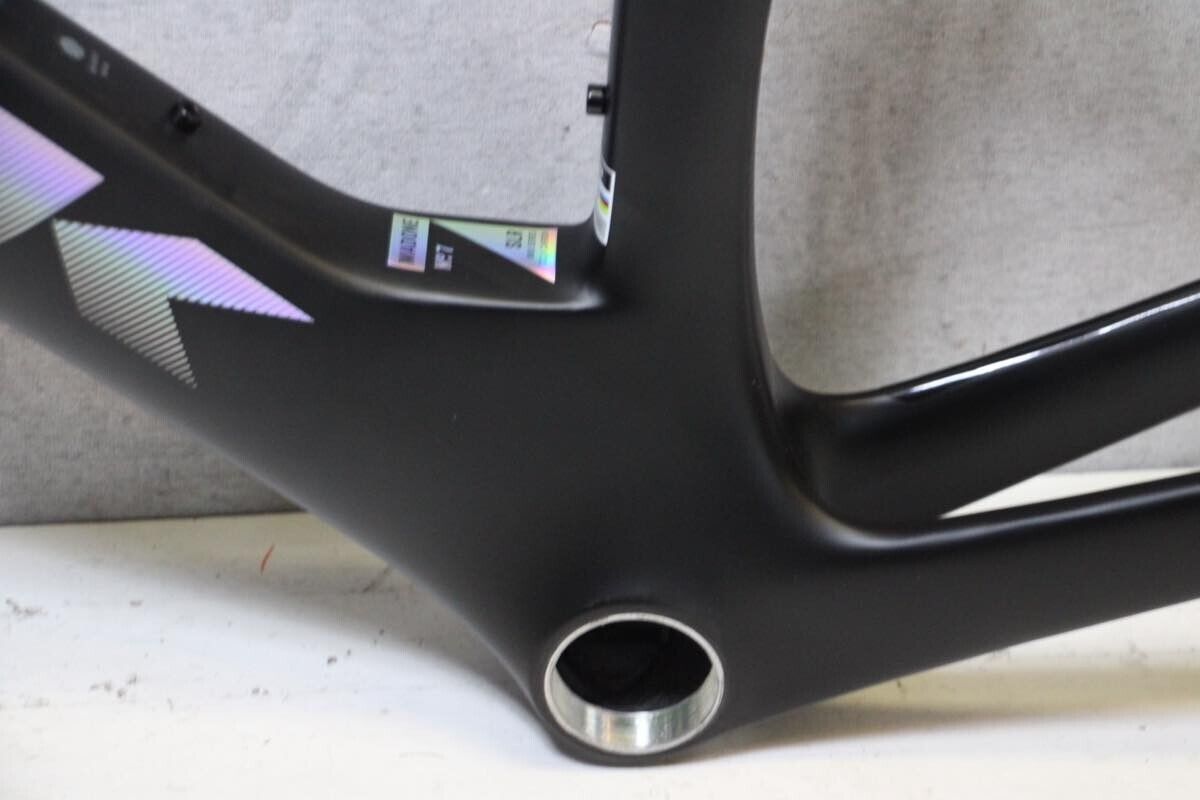 TREK MADONE SLR Gen 7 Carbon Frame 52 (2024) with Handlebar TREK MADONE SLR Gen 7 Carbon Frame 52 (2024) with Handlebar