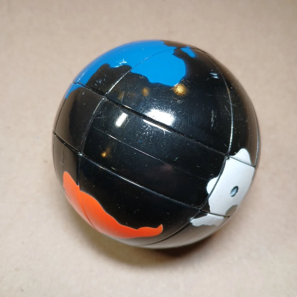 Rubik's World Puzzle 1982 Negro Tierra Globo Juguete Juego Esfera ITC Hecho en Hong Kong Foto 3 de 4