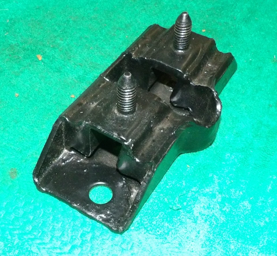 1964-1968 Mustang Shelby Cougar Tiger ОРИГИНАЛЬНОЕ КРЕПЛЕНИЕ ИЗОЛЯТОРА КОРОБКИ ПЕРЕДАЧ 289 302 - Изображение 2 из 4