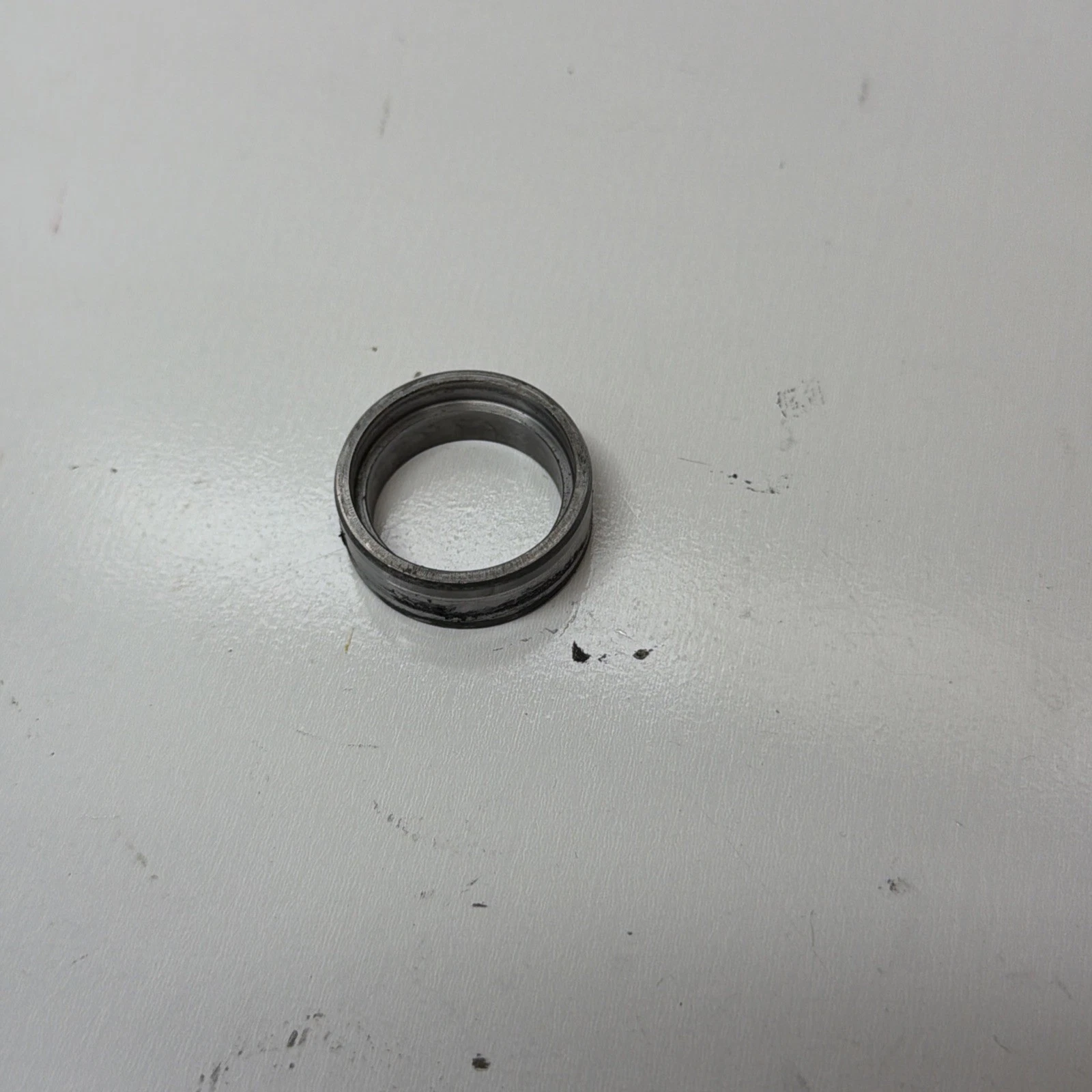 92 - 01 HONDA CR 250 R OEM FRONT SPROCKET COLLAR SHAFT SEAL METAL