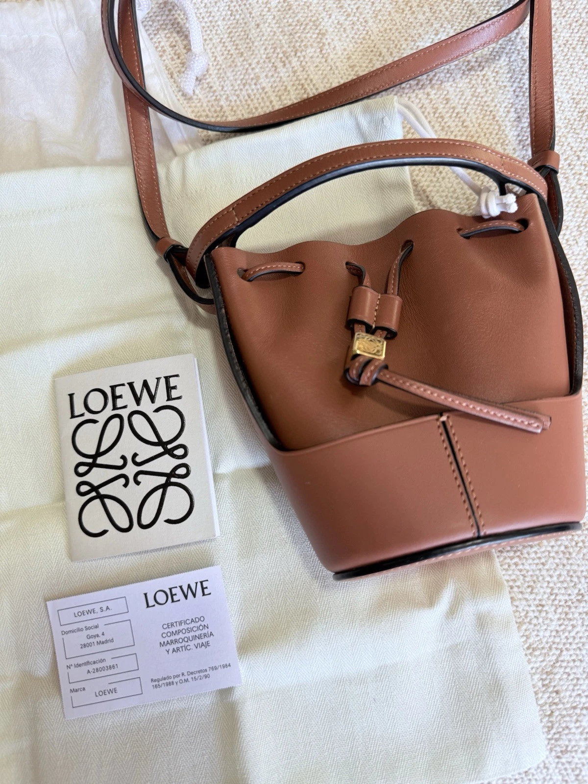Loewe — *FLASH* Loewe Balloon Nano Crossbody Bucket Bag Leather Handbag Tan
