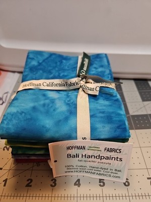 Hoffman California Fabrics Bali Handprints Fat Quarter Bundle 12 Pcs  NEW 