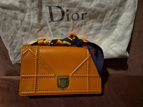Sac bandoulière et sac à main et écharpe Diorama cuir. En excellent état