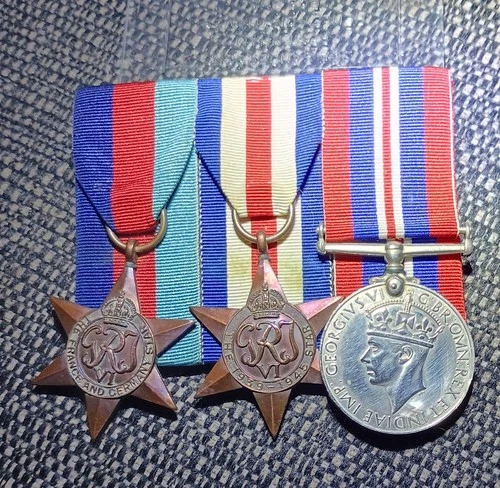 Full Size WW2 Medals, 1939 - 1945 &  France & Germany Stars & War Medal 39 45