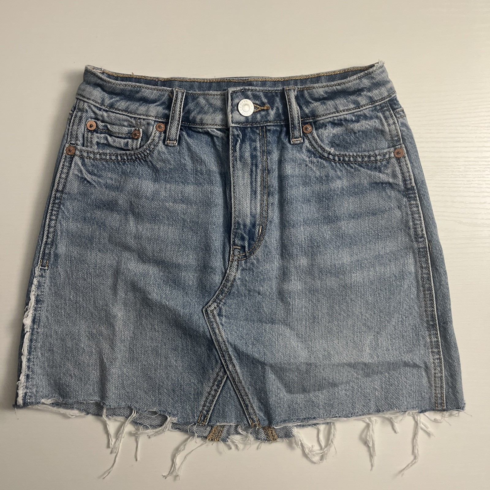 American Eagle 000 Denim Mini Skirt High Rise Raw Hem Distressed Light Wash