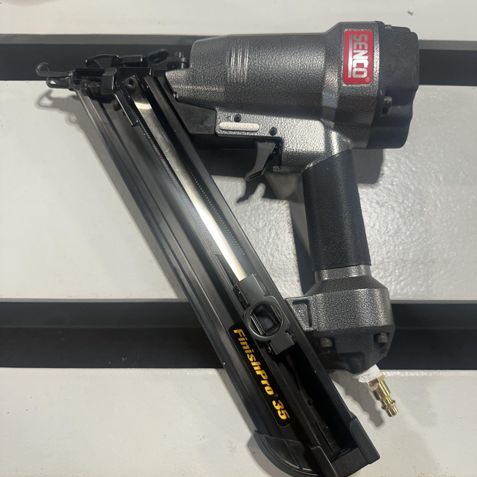 Senco Finish Pro 35 15ga finish nail gun