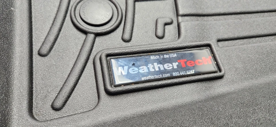 Alfombrillas delanteras izquierda/derecha para Ford Mustang 2015-2023 WeatherTech Foto 3 de 4