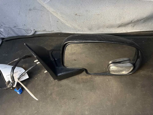 Fits 2003-2006 Chevrolet Tahoe Black Right Door Mirror OEM:15226945