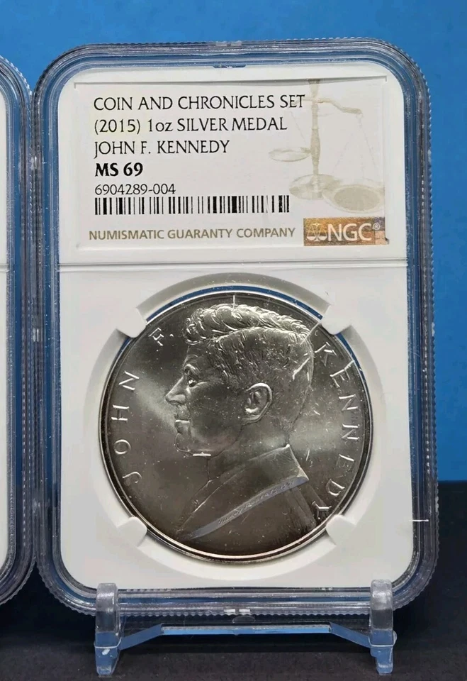 2015 - COIN & CHRONICLES SET - KENNEDY JFK - NGC REV PF69 / MS69 - SILVER MEDAL - Image 4 of 4