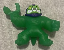 Juguete Goojitzu verde - Se extiende mucho y está en excelente estado. ¡Envío rápido!