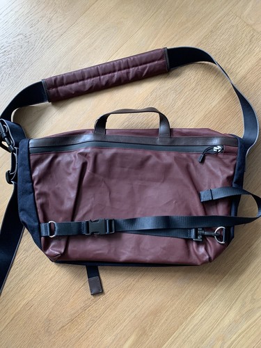 New Hackett Messenger Bag In Burgundy/Navy/Brown - Picture 9 of 9