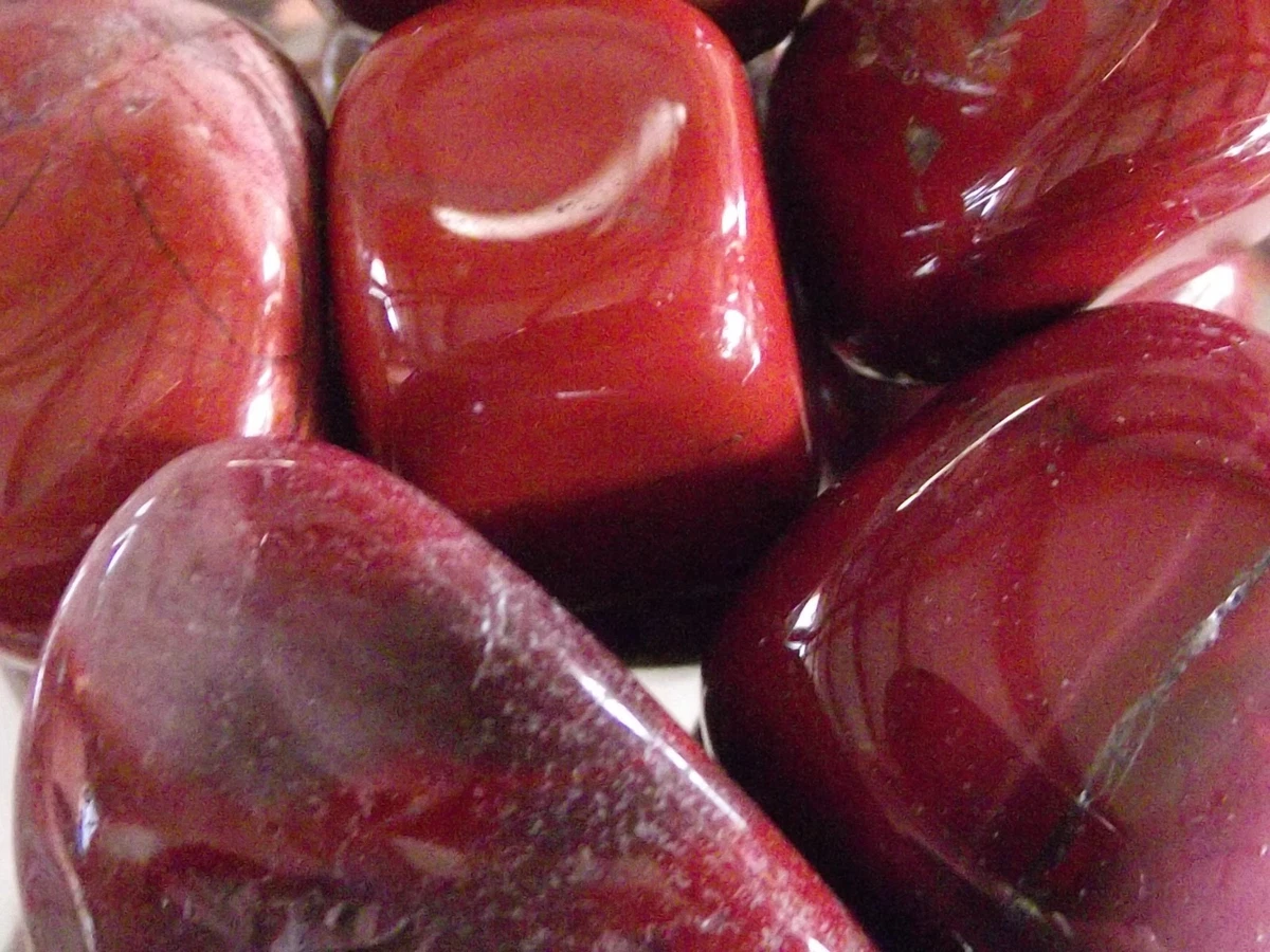 Pierres Dures Percées – Diaspro Rosso – 89 Pièces – Fil – Neuf Avec étiquettes