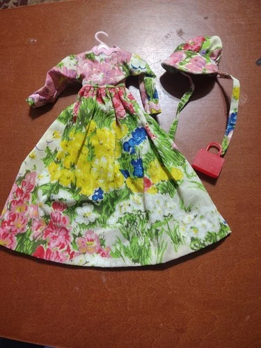 Vintage Barbie 1971 Francie Olde Look Dress With Bonnet And Handbag