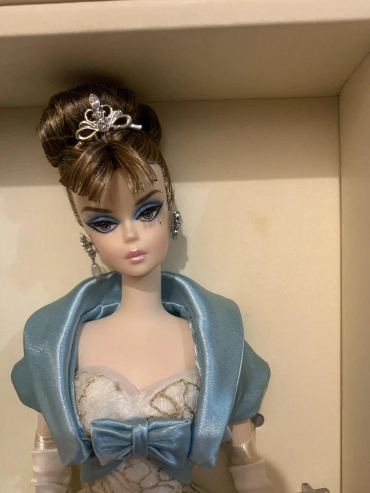 Vestido de festa 2012 Barbie Silkstone modelo de moda etiqueta dourada/edição limitada na caixa - Imagem 2 de 3