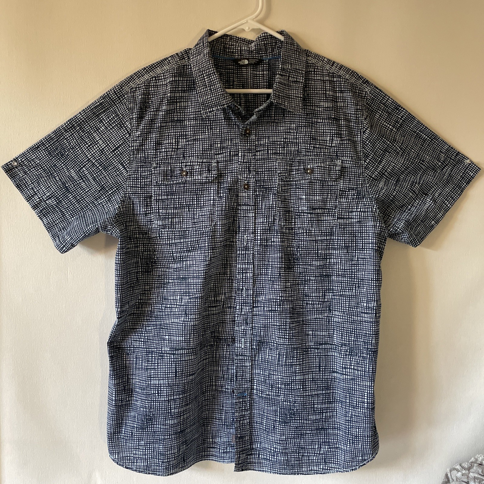 The North Face Button-Up Plaid/Geometric Print Shirt Size XL