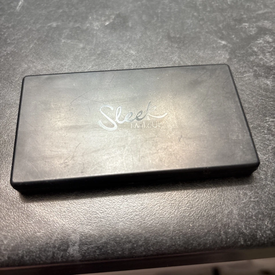 Elegante paleta de sombras de ojos de maquillaje cuando se pone el sol, 0,08 oz Foto 2 de 2