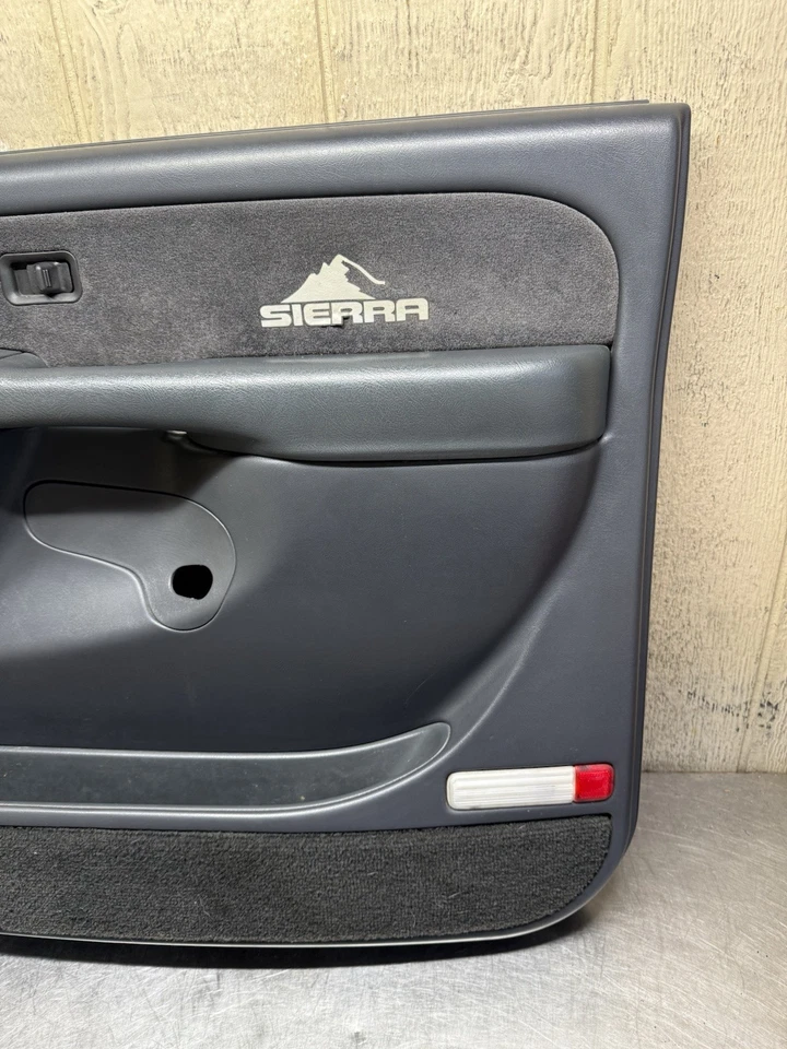 99-02 GMC Sierra 2500 HD Panel de moldura de puerta delantera derecha con interruptores grafito OEM Foto 2 de 4