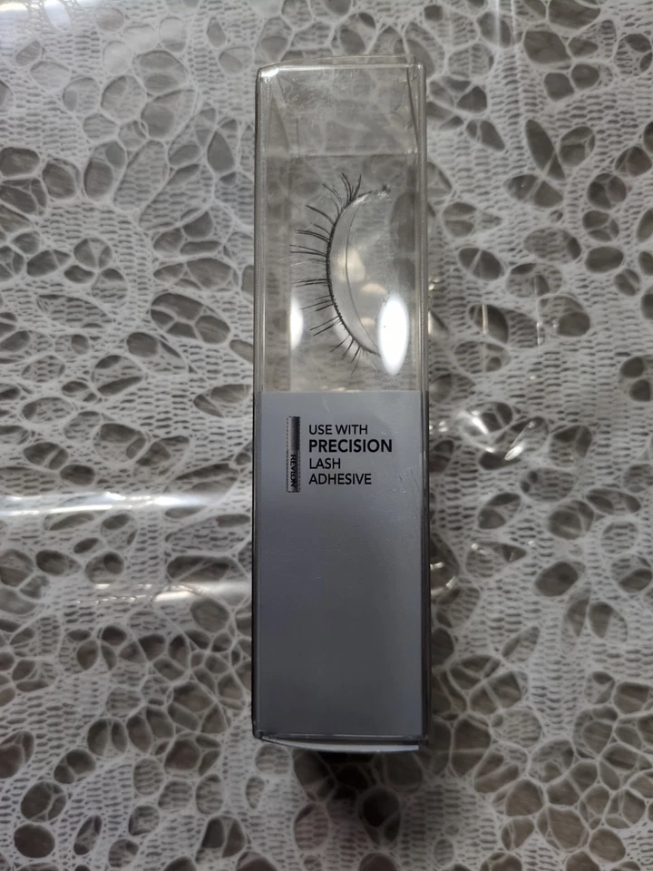 Revlon Intensifeye Define Eyelashes 91222 / D103 Pair With Oxy Fiber Technology - Image 2 of 4