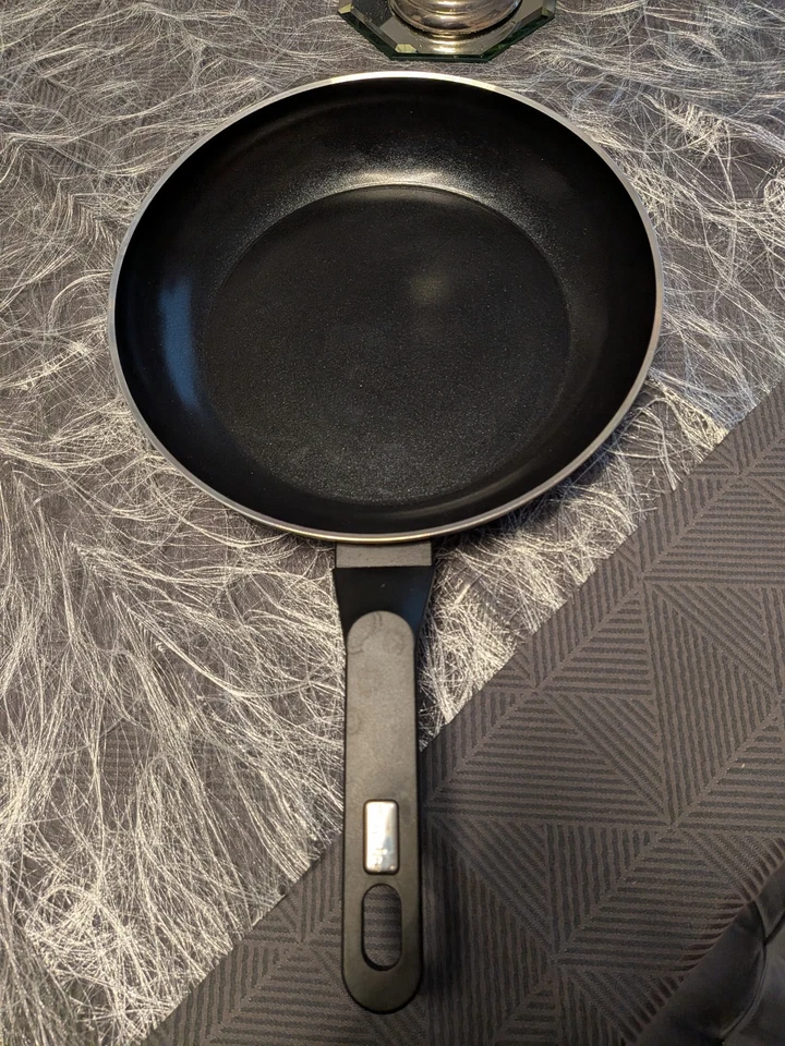 NEU Berndes Bratpfanne 28 cm 11" Aluminium Pfanne 3-lagige Antihaftversiegelung - Bild 1 von 3