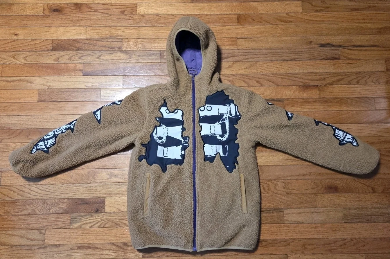Theorywear Five Nights at Freddy's x Game Theory "Withered Fleece" Reversible - product detail image 1