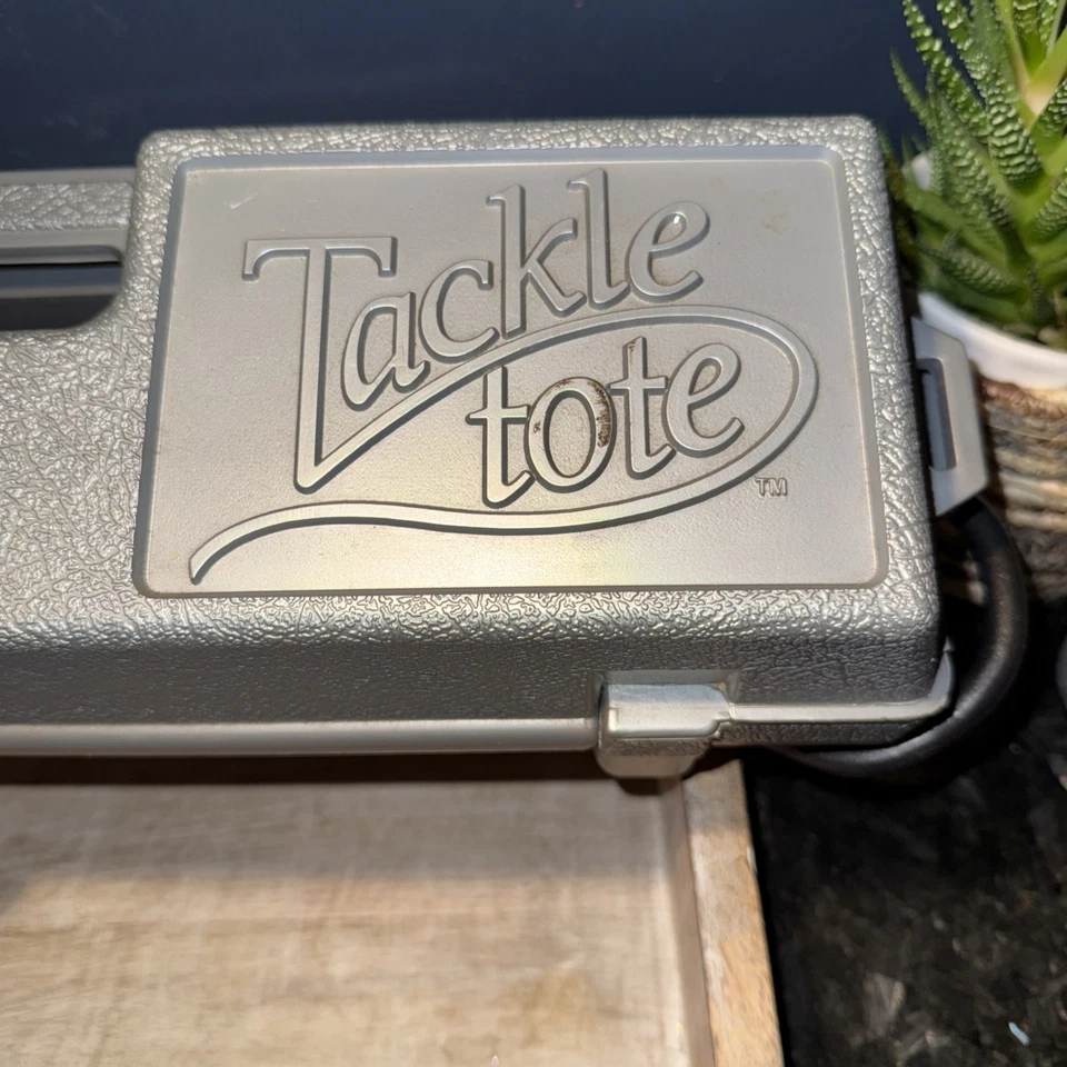 De colección 1983 ZEBCO TACKLE TOTE con Carrete PROSTAFF 20/10 / 4298 Varilla 5’ 6” y Estuche de Transporte Foto 2 de 4