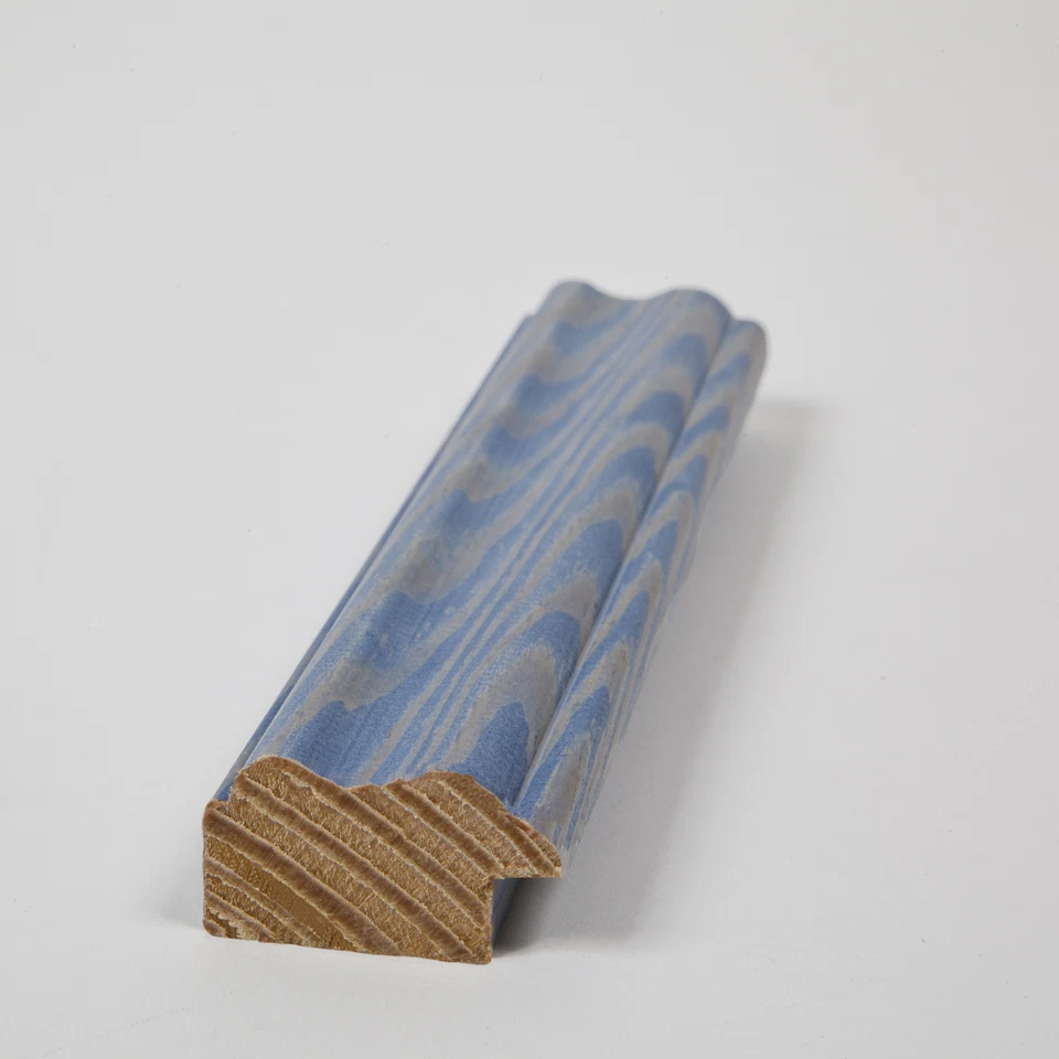 Marco de póster ArtToFrames personalizado azul periwinkle profundo madera de 1,5" de ancho Foto 3 de 4