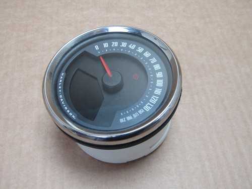 Harley Davidson FXLRS Low Rider S 2021 13,863 miles instruments clocks (10635) - Picture 2 of 9