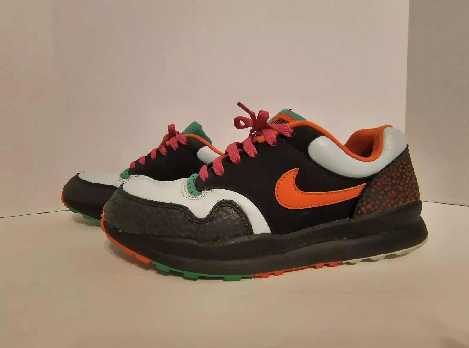 Baskets Nike Air Safari SE Supreme Tech homme pointure 10,5 noir équipe orange