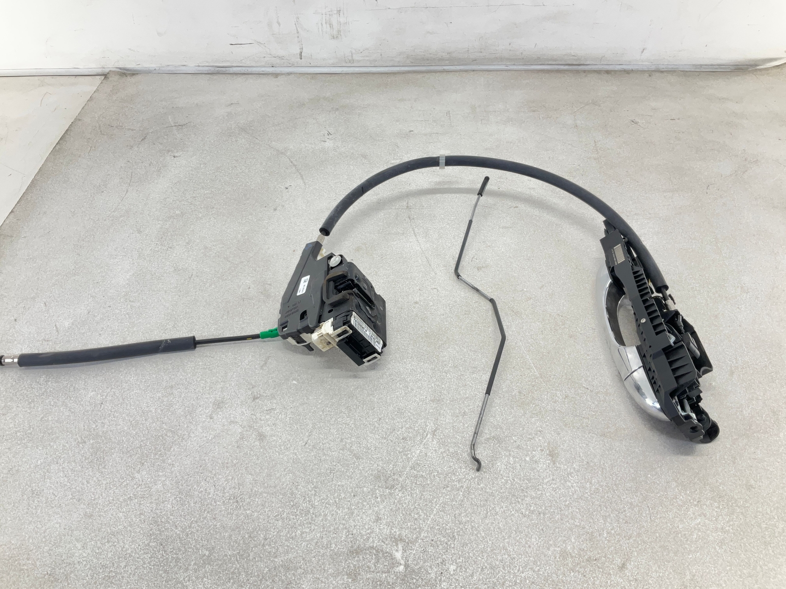 17-20 MASERATI Levante Exterior Rear Left Driver Door Handle W/ Actuator