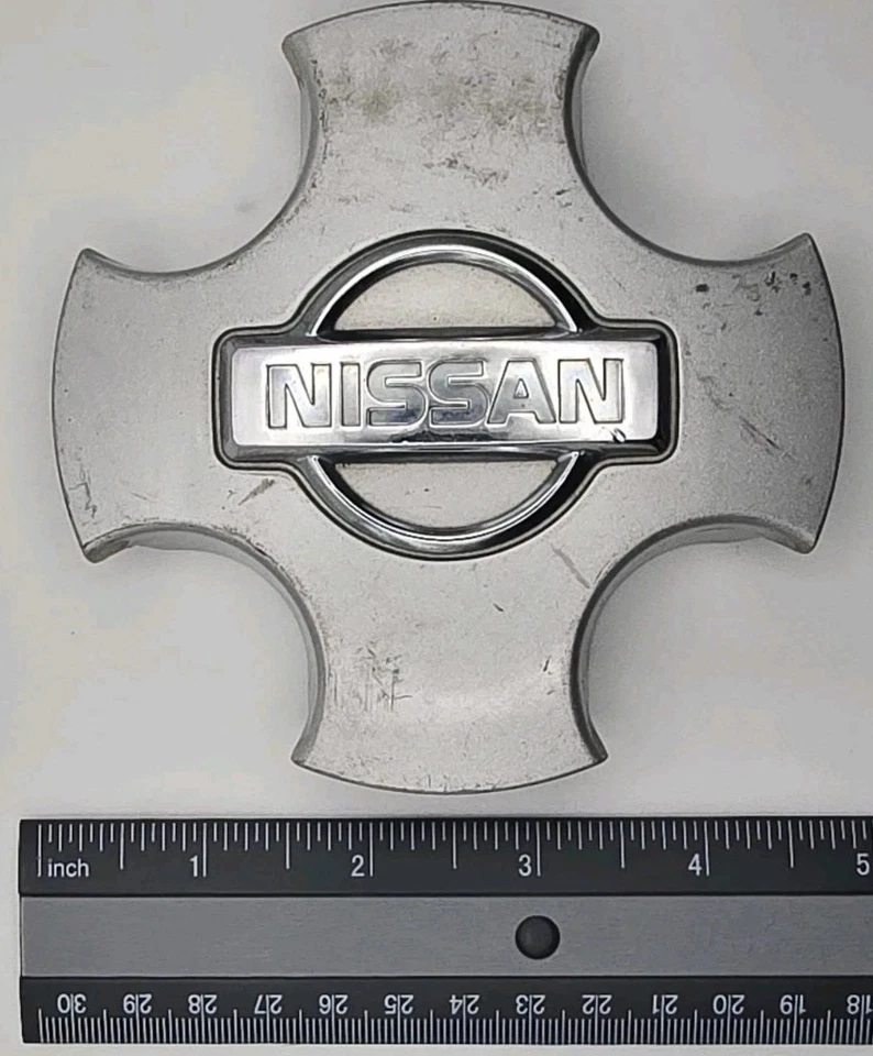 Tapacubos Nissan Altima 1995-2001 tapa central OEM #40343-0Z900 Foto 2 de 3