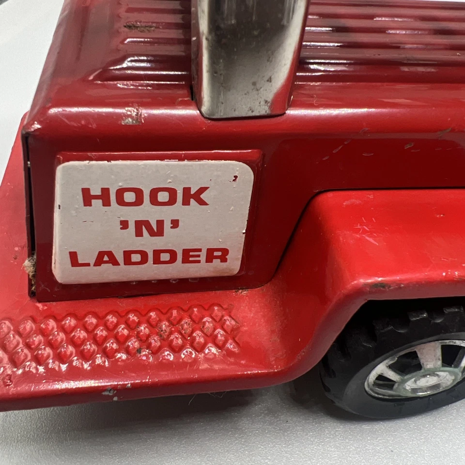 1970’s Vintage Buddy L Hook N Ladder Fire Trailer only Long Ladder - Image 2 of 4