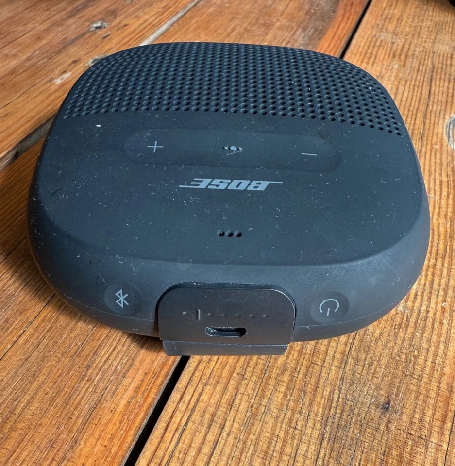 Bose SoundLink Micro Bluetooth-Lautsprecher - Schwarz - incl. Tasche - Bild 4 von 4