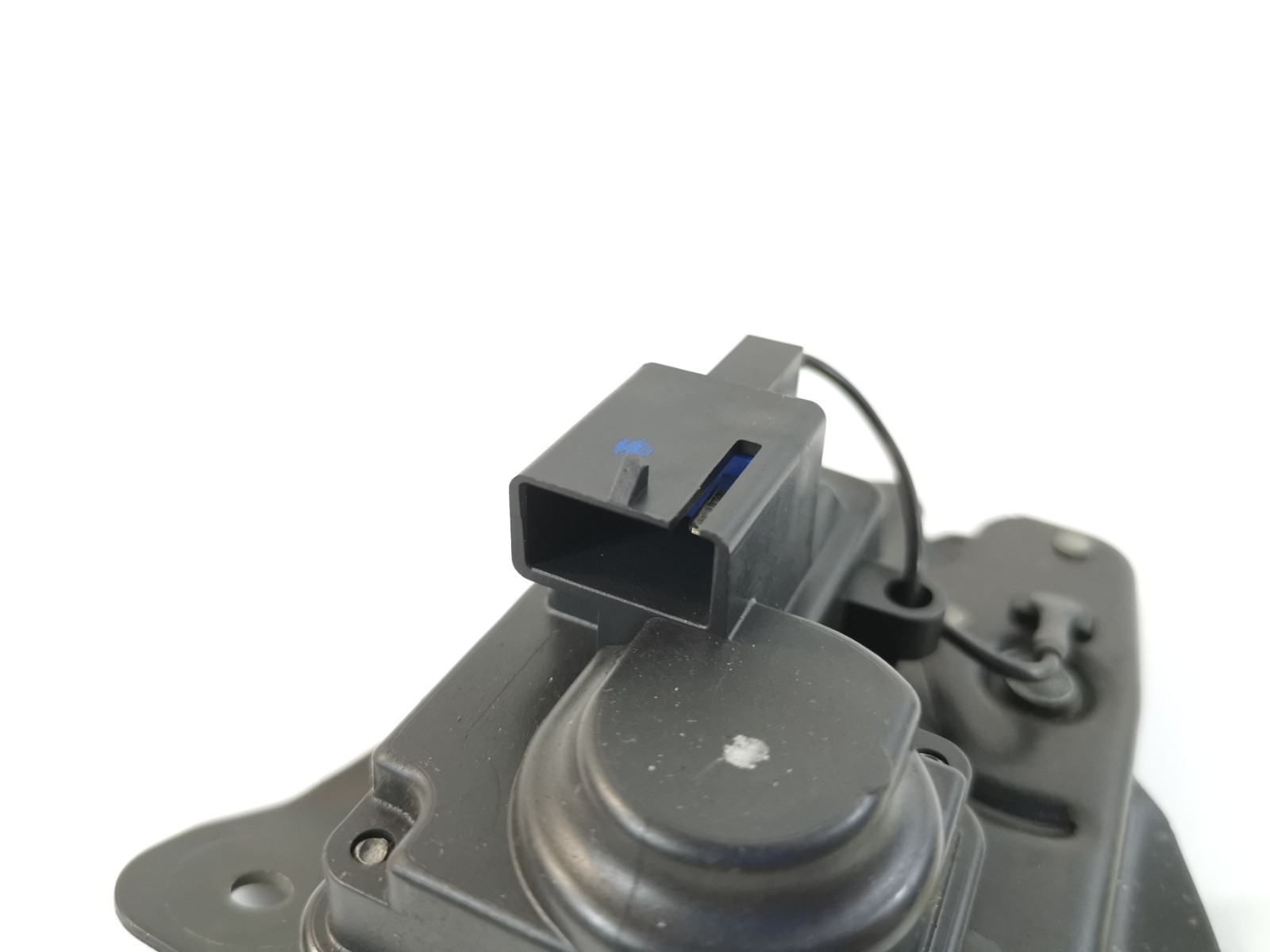 Maserati Ghibli S Q4 2014 Rear Trunk latch