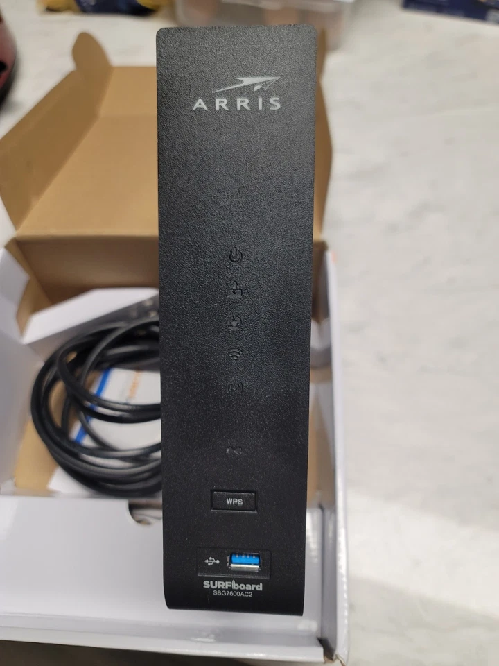 Arris SURFboard SBG7600AC2 Cable Modem & AC2350 Dual‑Band WiFi Router Combo - Image 2 of 4