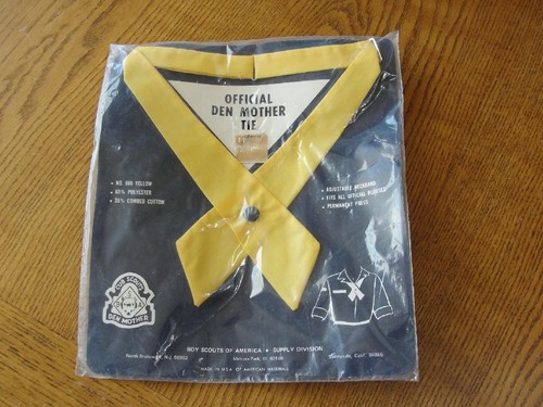 NOS Vintage Official BSA Den Mother Yellow Tie Boy Scouts Adjustable Neck Sealed
