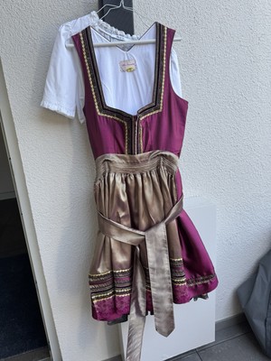 Dirndl mit Bluse von Mrs. Foxworthy