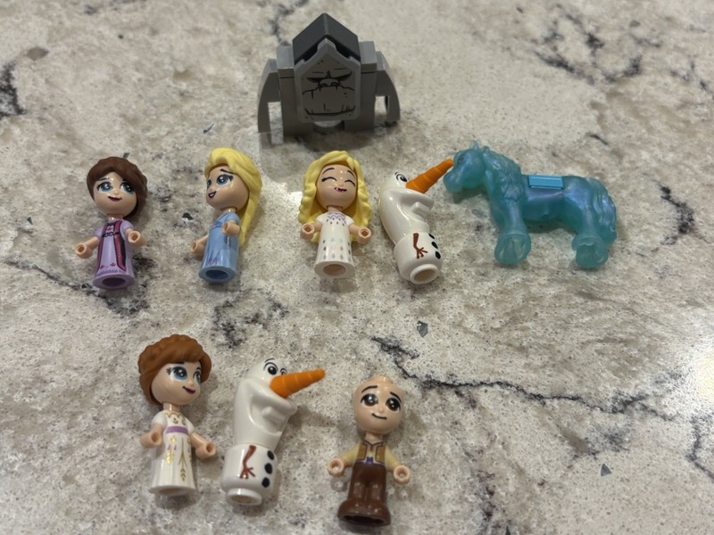 Lego Disney Frozen II 2 Elsa Storybook Set #43189 Incomplete + Extra Figures