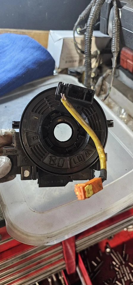 2014-2019 TOYOTA HYBRID 1.8 PETROL SLIP RING SQUIB COMBINATION SWITCH STALK - Image 3 of 4