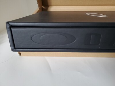 アート・デザイン・音楽 Oakley Assouline Oakley by Assouline Staff (2014, Hardcover) for sale online