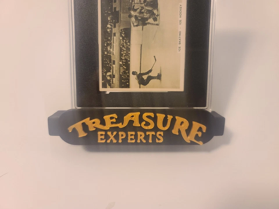 1935 J.A. Pattreiouex #31 Ice Skating Ice Hockey Winnipeg Monarchs SGC 5 EX - Image 3 of 4