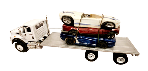 Greenlight / DCP White International Cutom Built 27 Ft Flatbed - Hay - Salvage - Picture 13 of 14