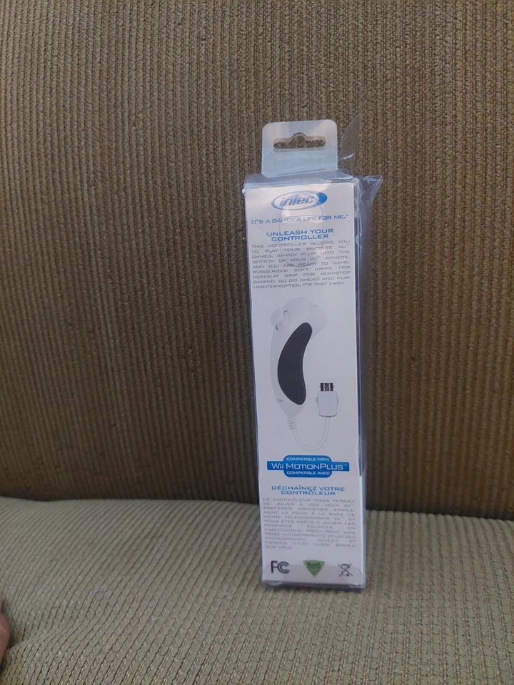 Intec Nintendo Wii Nunchuck Navigation Controller - White/Black - Image 3 of 4