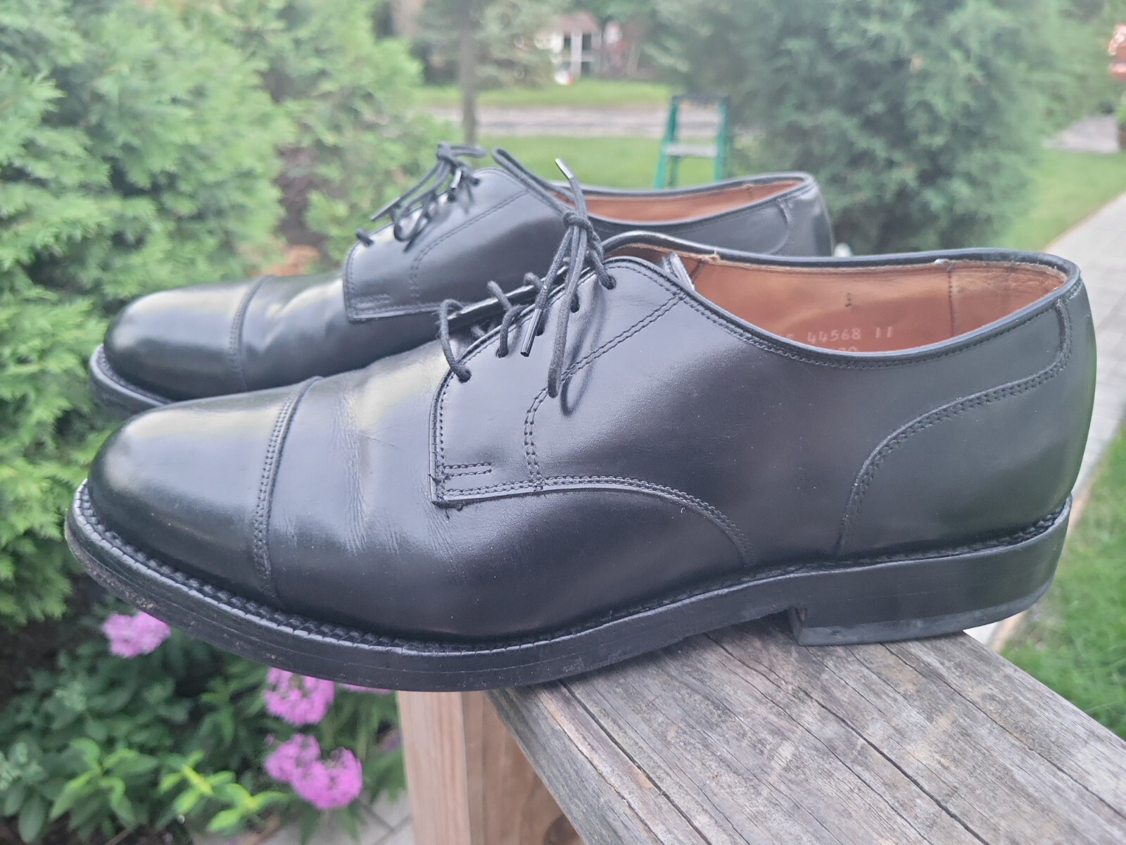 Allen Edmonds \