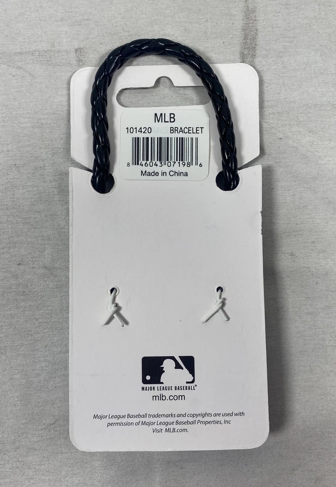 Lot of 15 - MLB Official Detroit Tigers Magnetic Bracelet 101420 - NEW - Image 2 of 4