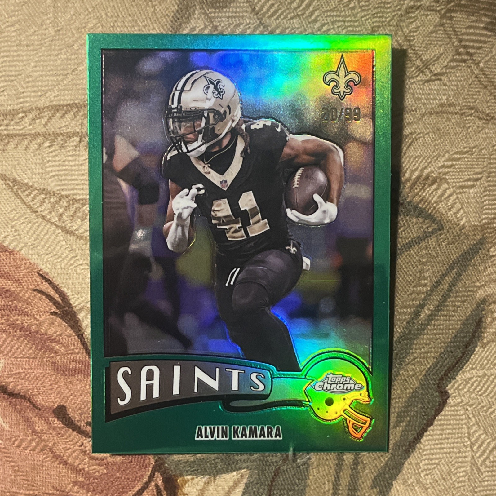 2025 Topps Chrome Alvin Kamara # 1975 Throwback Green Refractor /99-Saints